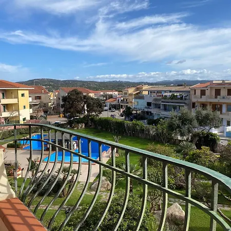 Apartment In Complesso Con Piscina