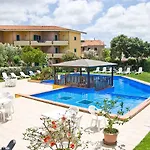 In Complesso Con Piscina